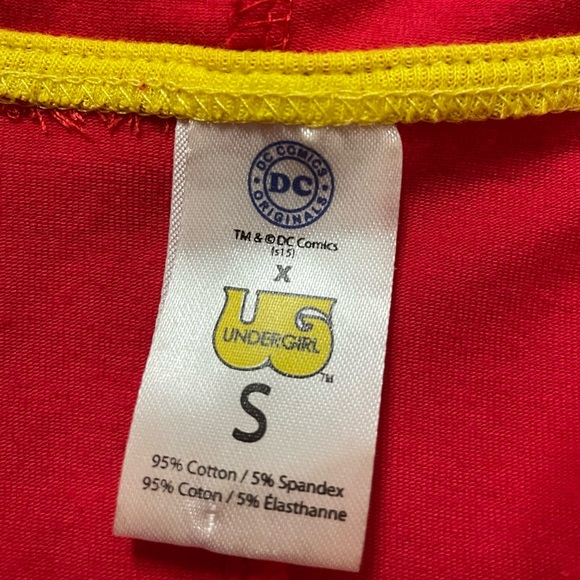 Wonder Woman Pajama Romper - Picture 4 of 4